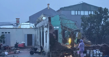 Cứu nhiều người mắc kẹt trong bão Bualoi ở Thanh Hóa