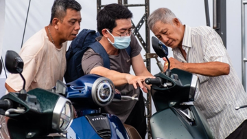 Việt Nam đứng thứ ba toàn cầu về tiêu thụ xe máy điện, VinFast tăng trưởng gần 450%