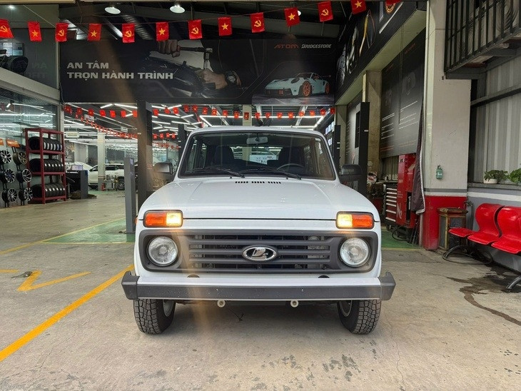 Soi chi tiết huyền thoại xe Nga Lada Niva Legend vừa xuất hiện tại Hà Nội