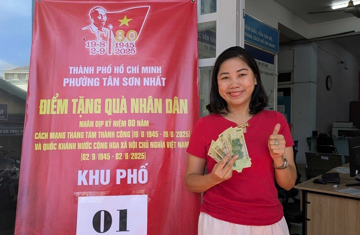 100% xã, phường trên cả nước đã nhận được kinh phí để tặng quà Tết Độc lập cho nhân dân