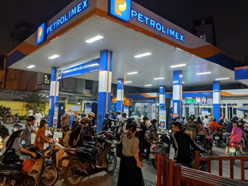Petrolimex (PLX) tăng tốc chuẩn bị nguồn cung xăng E10 cho lộ trình toàn quốc từ ngày 1/1/2026
