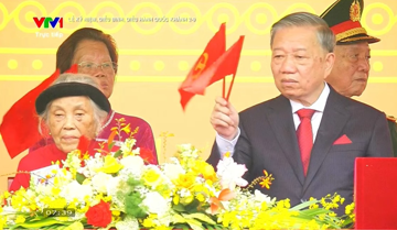 Thân thế cụ bà ngồi cạnh Tổng Bí thư Tô Lâm trong Lễ diễu binh, diễu hành