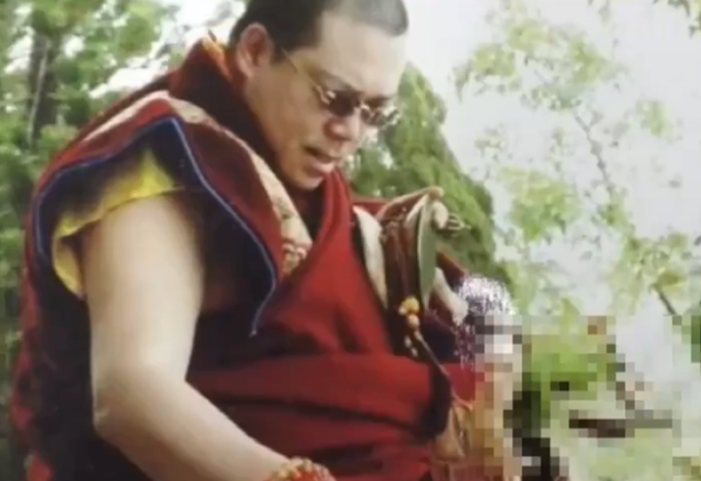 Bê bối rúng động: Giả làm ‘Phật sống' lừa đảo gần 743 tỷ đồng, cưỡng hiếp nhiều nữ đệ tử - ảnh 8