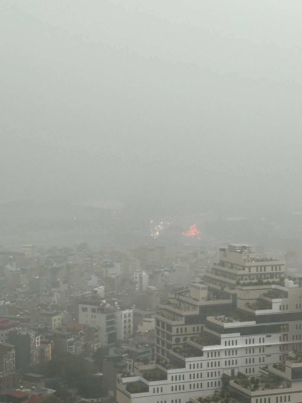 19 hồ thủy điện của Việt Nam đồng loạt xả lũ - ảnh 3