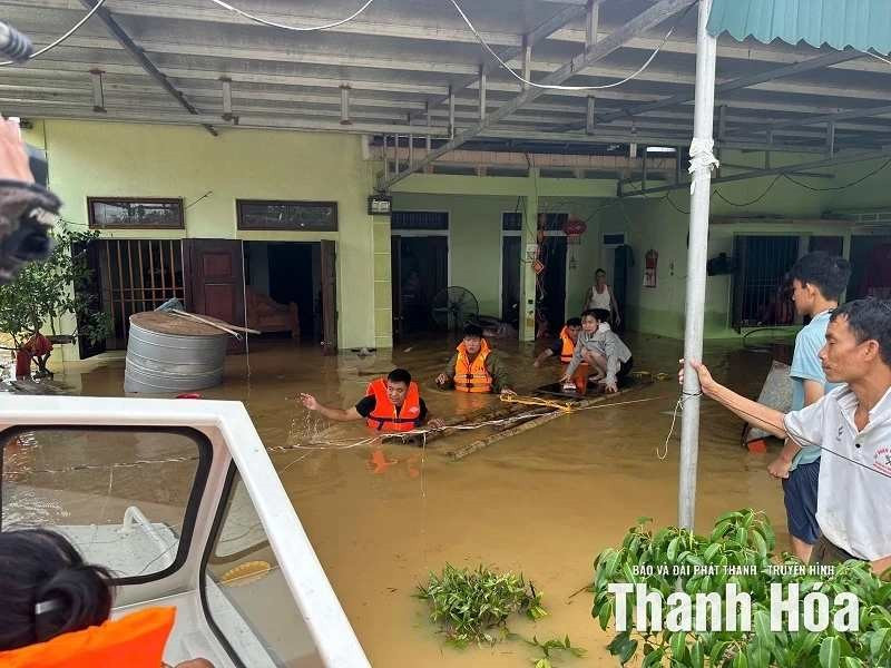 Hơn 3.200 hộ dân ở Thanh Hóa bị ngập trong biển nước - ảnh 3