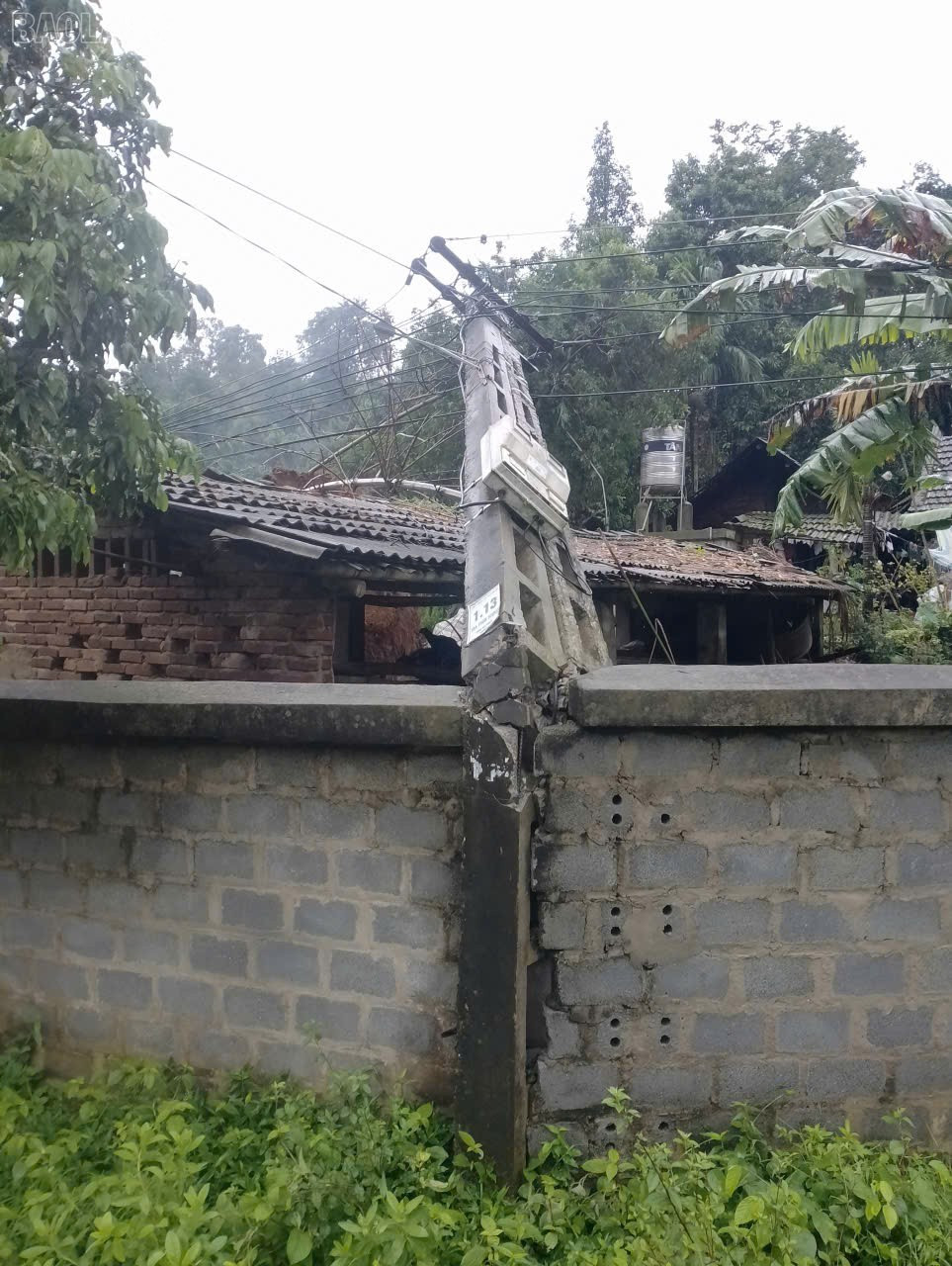 Thiệt hại do mưa lớn sau bão số 10: Số người thương vong tiếp tục tăng, giao thông tê liệt tại nhiều địa phương - ảnh 14