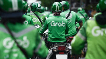 Tài xế Grab ‘than trời’ vì thu nhập sụt giảm: Chạy 10 tiếng chỉ còn vài trăm ngàn, đi chục km chỉ nhận được hơn 20.000 đồng