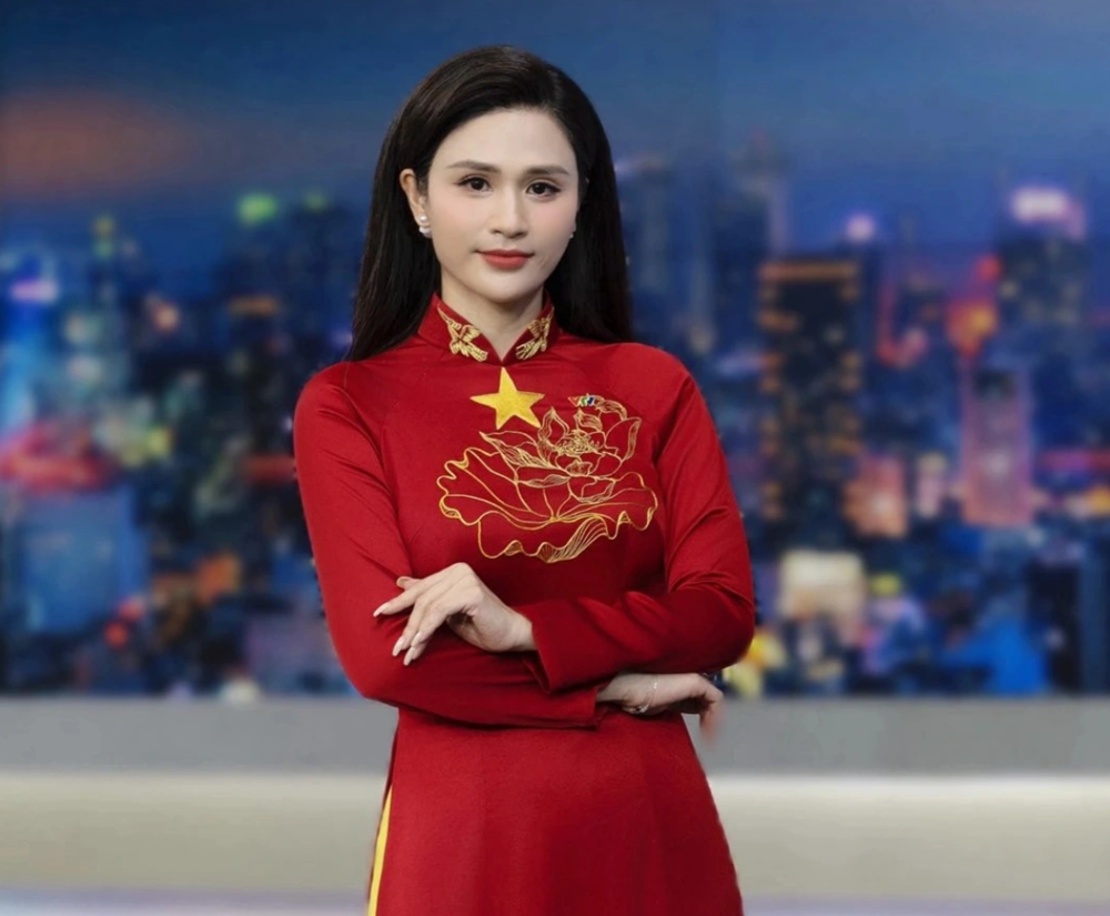 <a style='text-decoration: none;' href='/BTV'>BTV</a> Minh Trang xuất hiện gây chú ý - ảnh 2