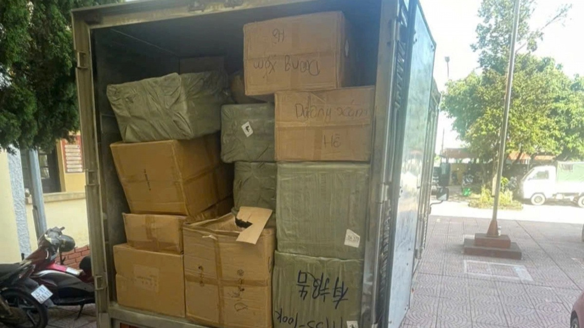 Xe tải chở gần 2.000 sản phẩm điện gia dụng không rõ nguồn gốc bị bắt giữ