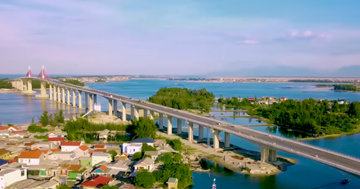 Cầu vượt cửa biển dài nhất miền Trung lùi thời hạn thông xe