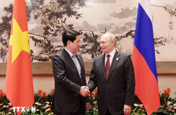 Chủ tịch nước Lương Cường gặp Tổng thống Nga Putin