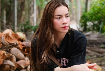 Hồ Ngọc Hà xin lỗi khán giả cả nước