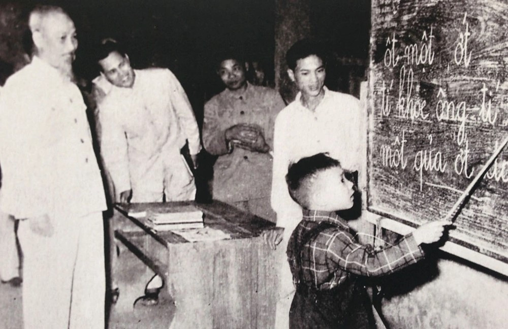 Bức thư Chủ tịch Hồ Chí Minh gửi học sinh cả nước trong ngày khai giảng năm học đầu tiên của nước Việt Nam độc lập - ảnh 1
