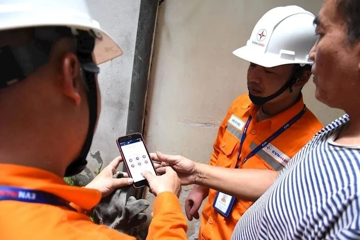Khắp nơi bức xúc việc hóa đơn tiền điện nhảy múa, EVN nói gì?