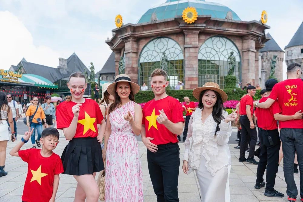 ‘Ngành công nghiệp không khói’ của Việt Nam đón tin vui - ảnh 1