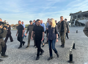 Tổng thống Ukraine thẳng thừng từ chối đến Moscow, nói ông Putin hãy đến Kiev