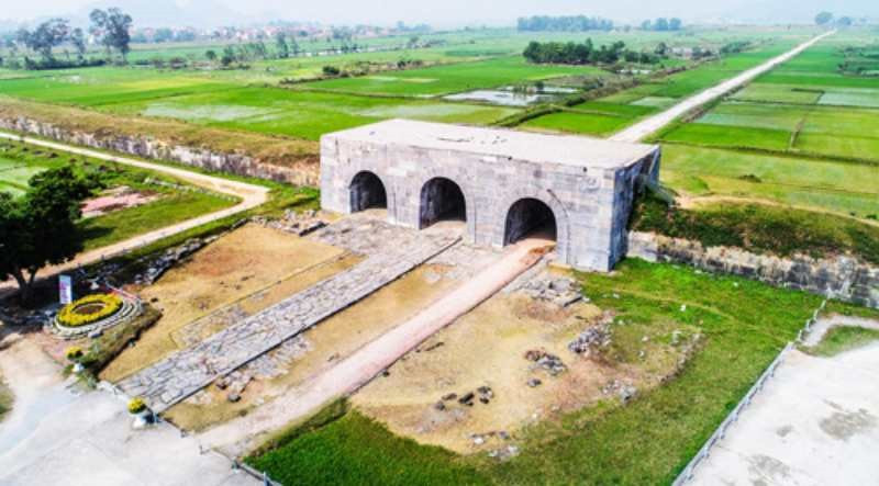 Thành đá cổ ở vùng 'quê vua đất chúa' vừa được cấp 350 tỷ đồng tôn tạo: Tuổi đời 600 năm, kiến trúc ‘độc nhất vô nhị’ được UNESCO công nhận - ảnh 1