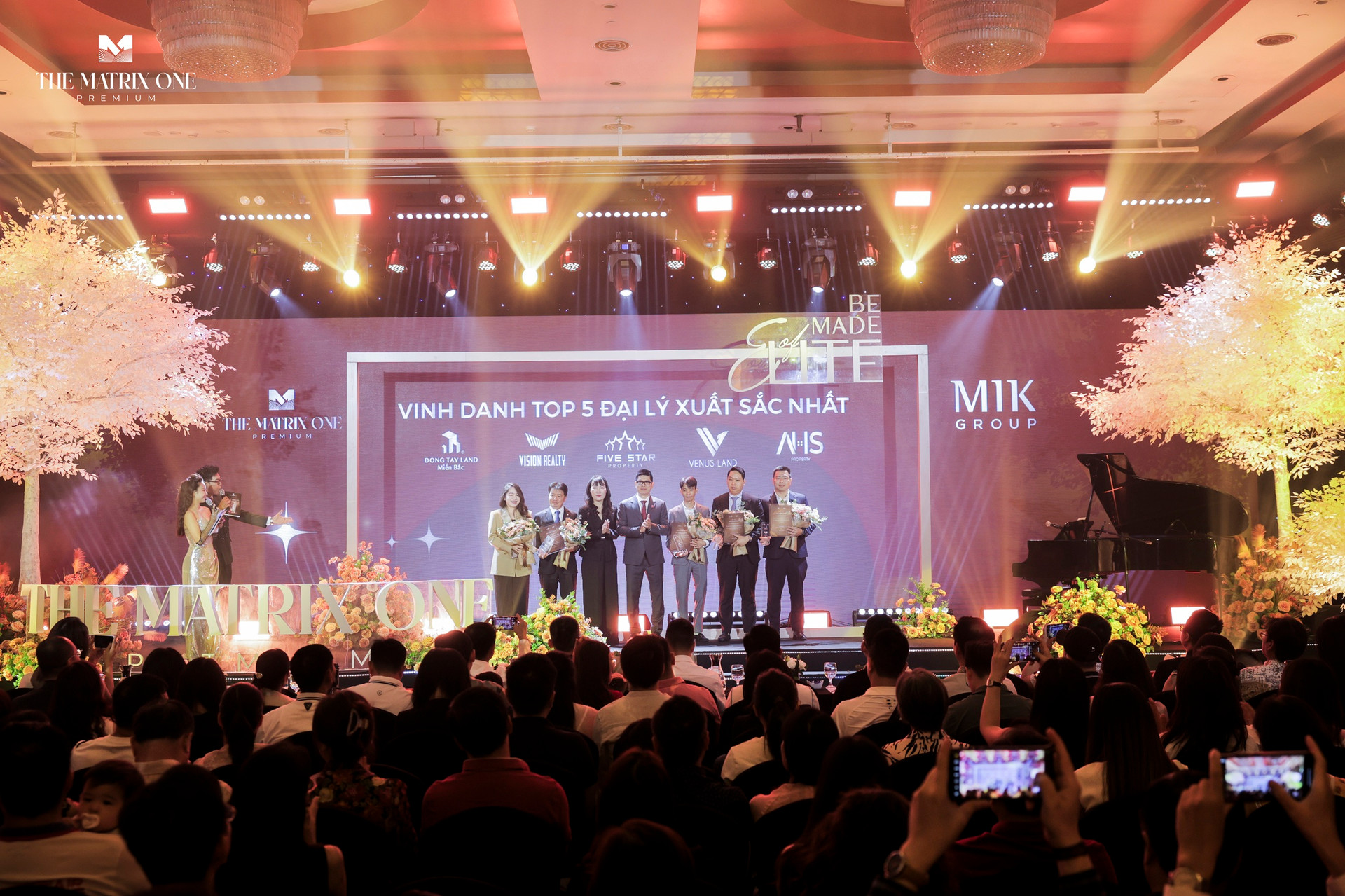 MIK Group vinh danh top 5 đại lý xuất sắc nhất dự án The Matrix One Premium MIK Group vinh danh top 5 đại lý xuất sắc nhất dự án The Matrix One Premium