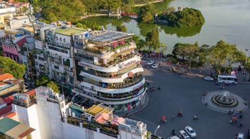 Ông chủ tòa nhà Hàm cá mập đã phục vụ 672.448 lượt hành khách chỉ trong 4 ngày lễ