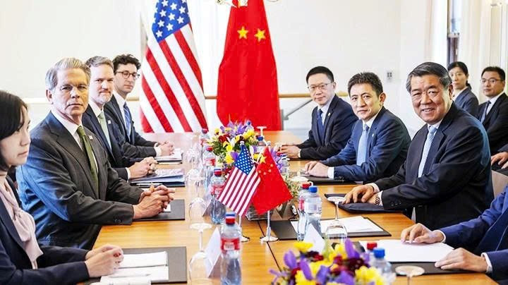 Mỹ điều tra email giả mạo nghị sĩ, nghi ngờ Trung Quốc cài gián điệp vào đàm phán thương mại - ảnh 1