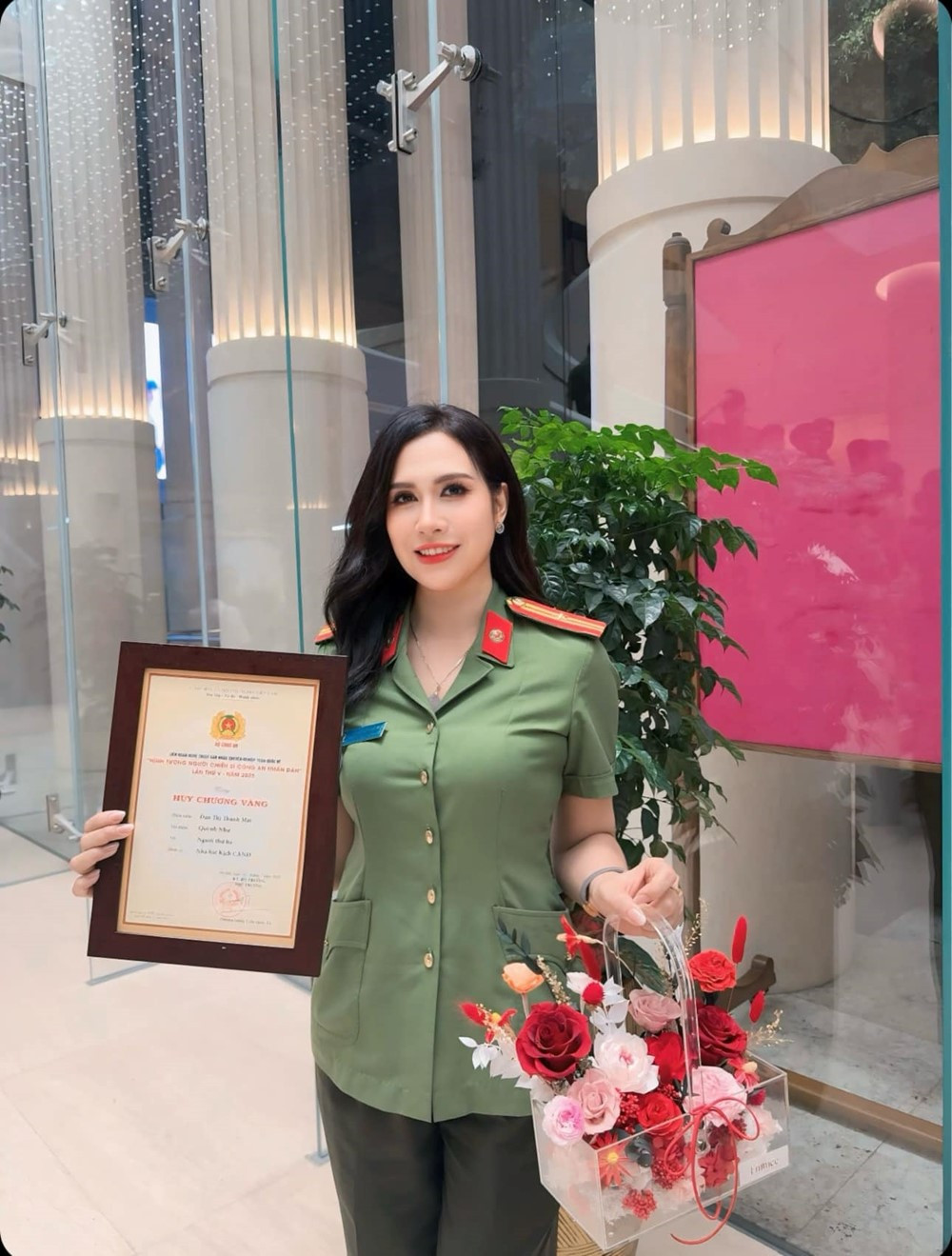 Nữ diễn viên bị cả nước ghét khi đóng cùng Phương Oanh trên <a style='text-decoration: none;' href='/VTV'>VTV</a>, là Thiếu tá Công an, vừa vinh dự nhận Huy chương Vàng - ảnh 5