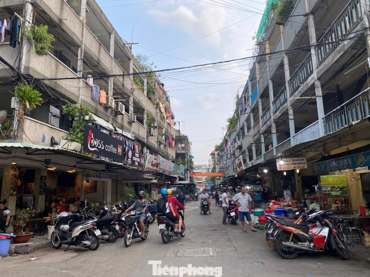Sở Xây dựng TPHCM được giao khẩn trương có văn bản hướng dẫn UBND phường, xã, đặc khu triển khai thực hiện công tác quy hoạch các chung cư cũ . tp-1-6924.jpeg