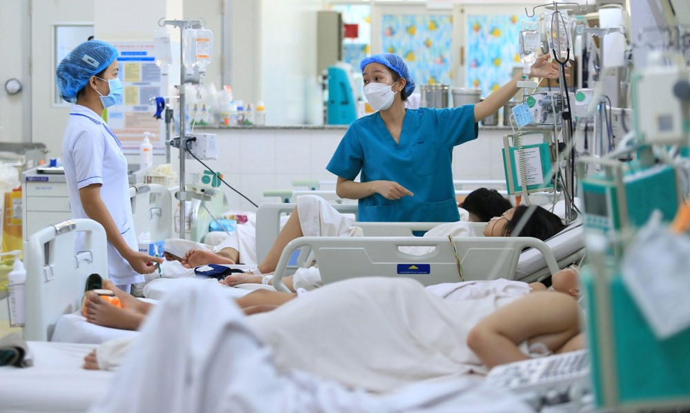 Năm 2026, mức lương, phụ cấp của nhân viên y tế thay đổi ra sao? - ảnh 1