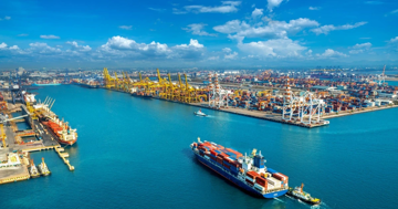 Tăng trưởng GDP Việt Nam vượt mọi dự báo, bất chấp áp lực thuế quan Mỹ