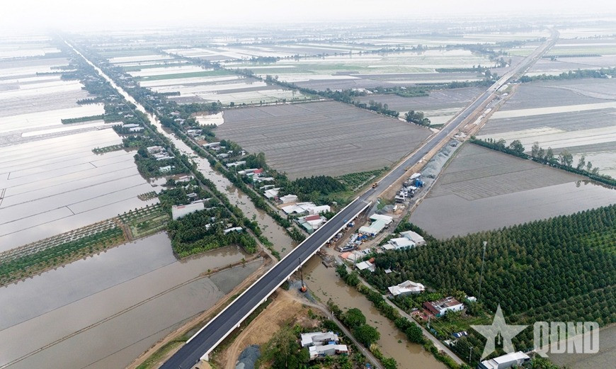 6 tháng nữa sẽ thông xe đoạn tuyến cao tốc hơn 31.000 tỷ tại TP lớn thứ 3 Việt Nam- Ảnh 2. 6 tháng nữa sẽ thông xe đoạn tuyến cao tốc hơn 31.000 tỷ tại TP lớn thứ 3 Việt Nam- Ảnh 2.