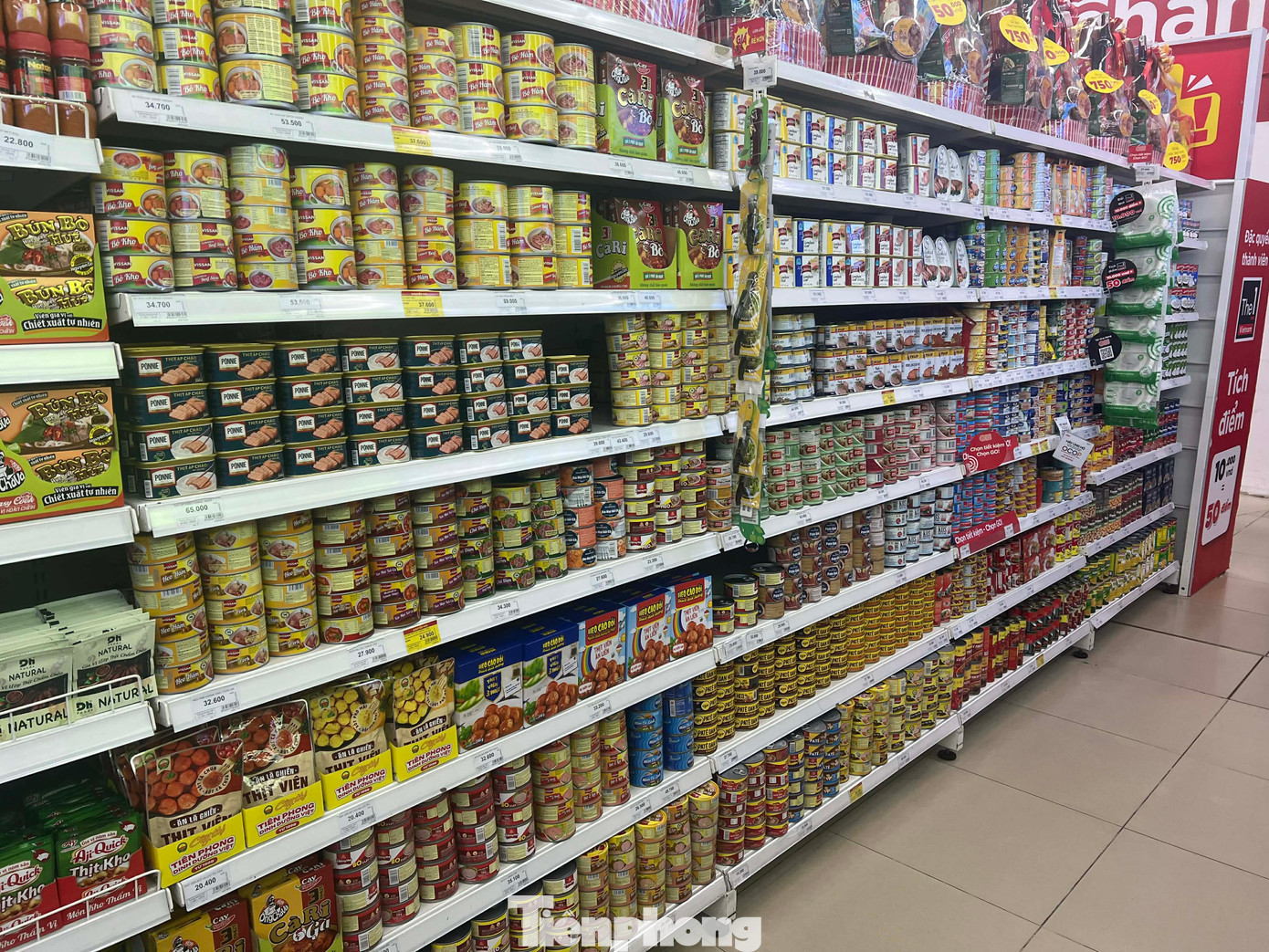 Sản phẩm của Công ty CP Đồ hộp Hạ Long đã không còn tại các quầy kệ ở siêu thị tại TPHCM tp-2100145e-ce67-4221-9990-ed48b27d69af.jpg