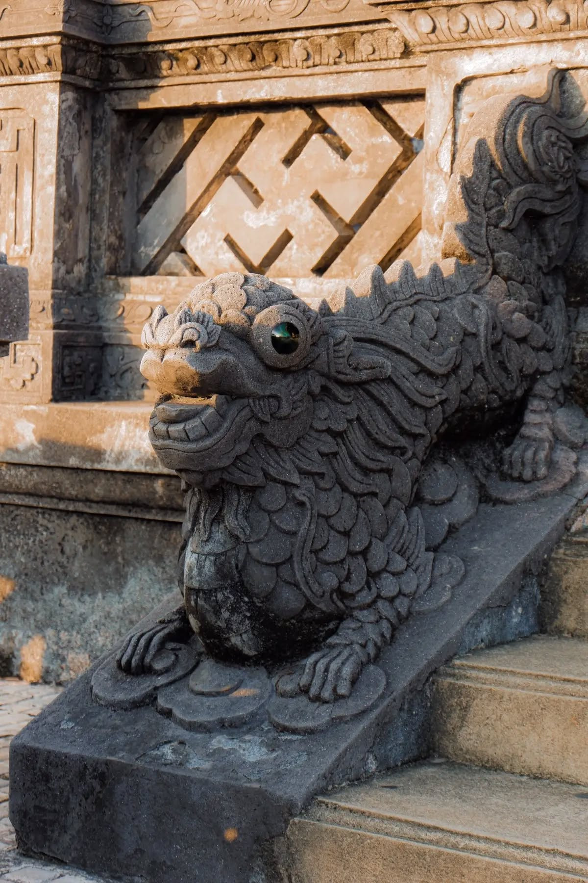 Công trình an táng của vị hoàng đế thứ 12 triều Nguyễn: Xây suốt 11 năm, kiến trúc Đông Tây độc bản giữa cố đô Huế- Ảnh 8. Công trình an táng của vị hoàng đế thứ 12 triều Nguyễn: Xây suốt 11 năm, kiến trúc Đông Tây độc bản giữa cố đô Huế- Ảnh 8.