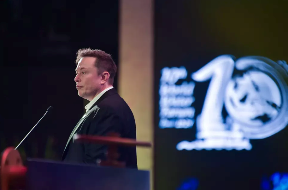 Nền kinh tế số 1 Đông Nam Á dọa cấm Grok và mạng xã hội X sau trào lưu ‘cởi đồ’, CEO Elon Musk lo mất gần 23 triệu người dùng - ảnh 3