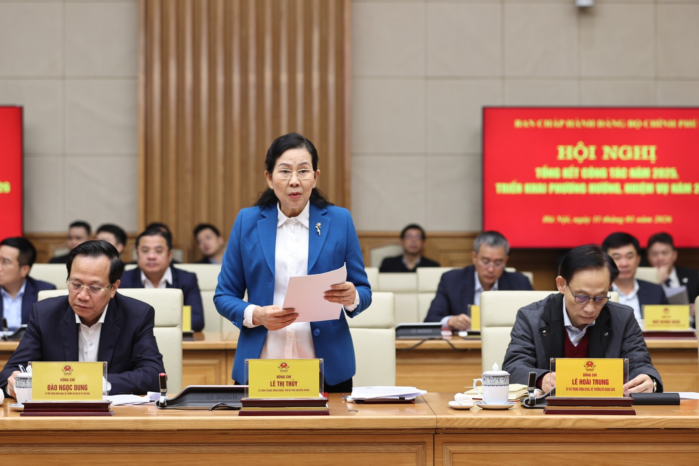 Phó Bí thư chuyên trách Đảng ủy Chính phủ Lê Thị Thủy phát biểu. Ảnh: VGP 111cp22.jpg