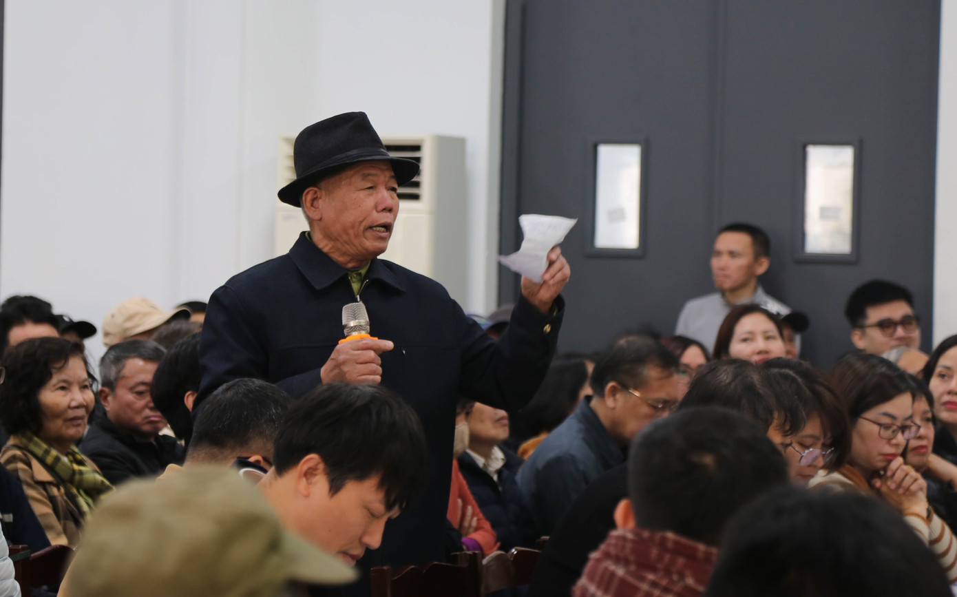 Người dân nêu ý kiến tại hội nghị img-9786.jpg