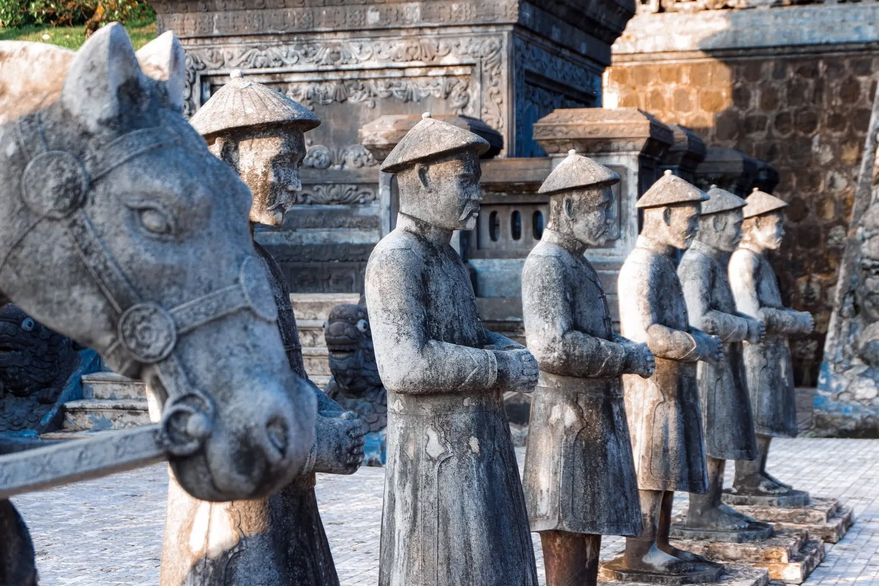 Công trình an táng của vị hoàng đế thứ 12 triều Nguyễn: Xây suốt 11 năm, kiến trúc Đông Tây độc bản giữa cố đô Huế- Ảnh 7. Công trình an táng của vị hoàng đế thứ 12 triều Nguyễn: Xây suốt 11 năm, kiến trúc Đông Tây độc bản giữa cố đô Huế- Ảnh 7.