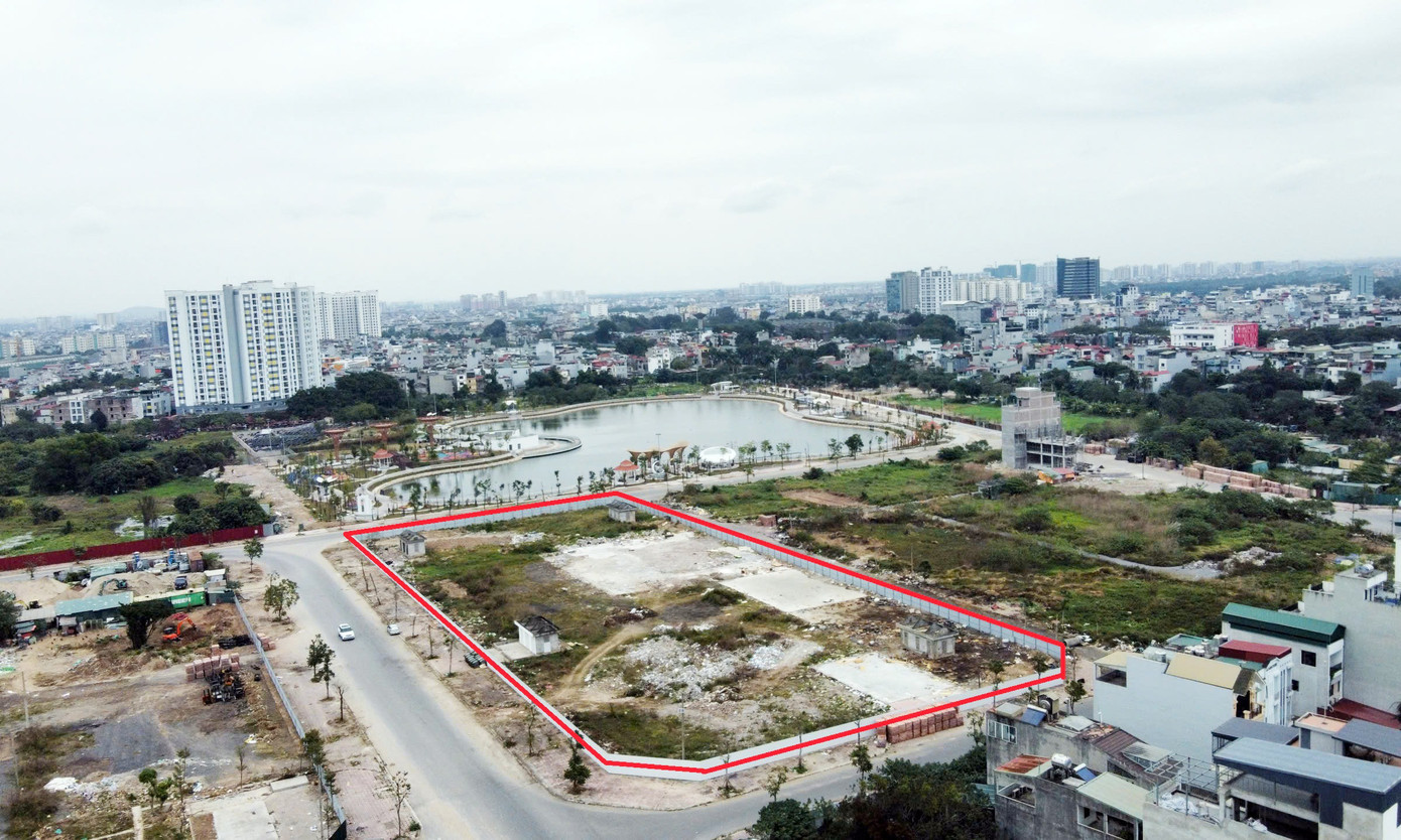 Trong danh sách các dự án đầu tư xây dựng nhà ở, khu đô thị trong Kế hoạch phát triển nhà ở giai đoạn 2021–2025 (đợt 4) được Hà Nội phê duyệt trước đó có dự án nhà ở xã hội tại ô quy hoạch A4/HH5 (ô đất khoanh đỏ - PV), phường Bồ Đề. z7419393303280-2b5e92f32f4dd88df7716392c8220500.jpg