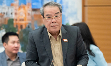 Chính sách tiền lương, chế độ đãi ngộ chưa đáp ứng yêu cầu bảo đảm đời sống