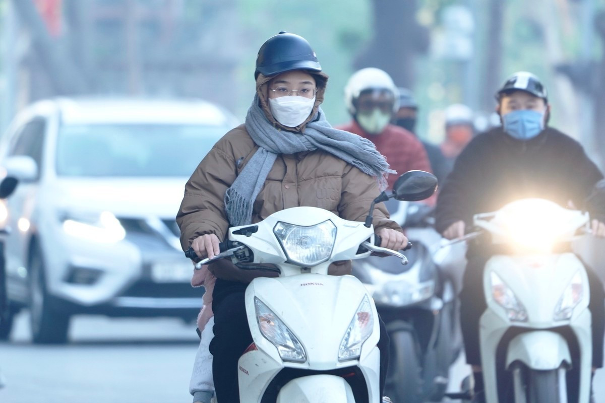 Hình thái thời tiết gây ô nhiễm không khí còn kéo dài ở miền Bắc. ret-1204.jpg