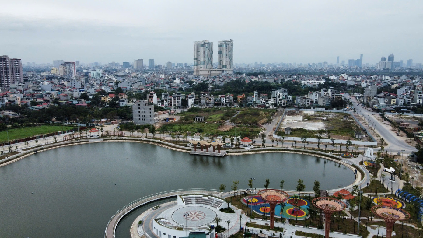 Một mặt của dự án nằm gần tuyến đường mới rộng 40m đã thông xe, kết nối thuận lợi với khu vực trung tâm thành phố, gần cầu Chương Dương, cầu Long Biên. z7419393286590-5e35c55507e2d552e5516cf2630f8824.jpg