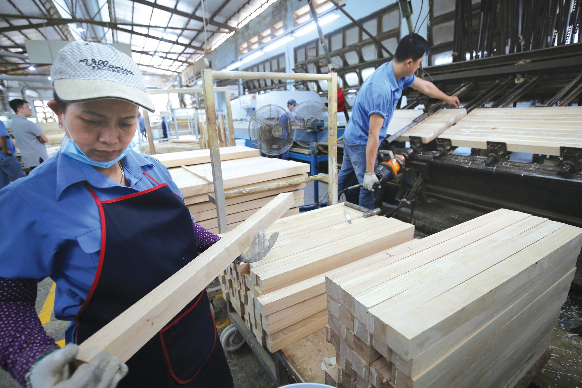 Ngành Gỗ vượt khó, tạo giá trị kỷ lục- Ảnh 1. Ngành Gỗ vượt khó, tạo giá trị kỷ lục- Ảnh 1.