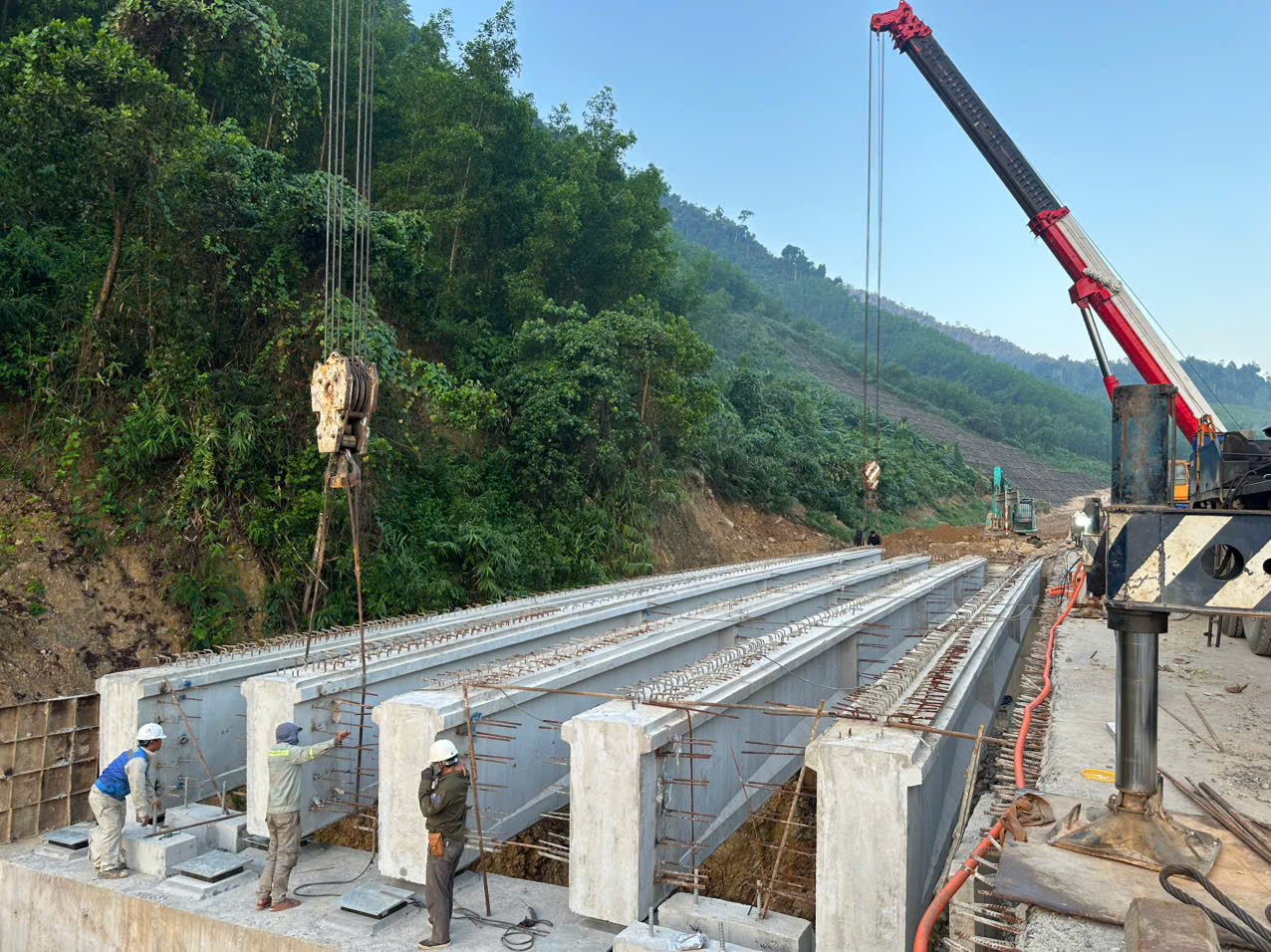 Tuyến cao tốc nối 2 TP của Việt Nam được chi hơn 3.000 tỷ lên đời đang gấp rút về đích- Ảnh 3. Tuyến cao tốc nối 2 TP của Việt Nam được chi hơn 3.000 tỷ lên đời đang gấp rút về đích- Ảnh 3.