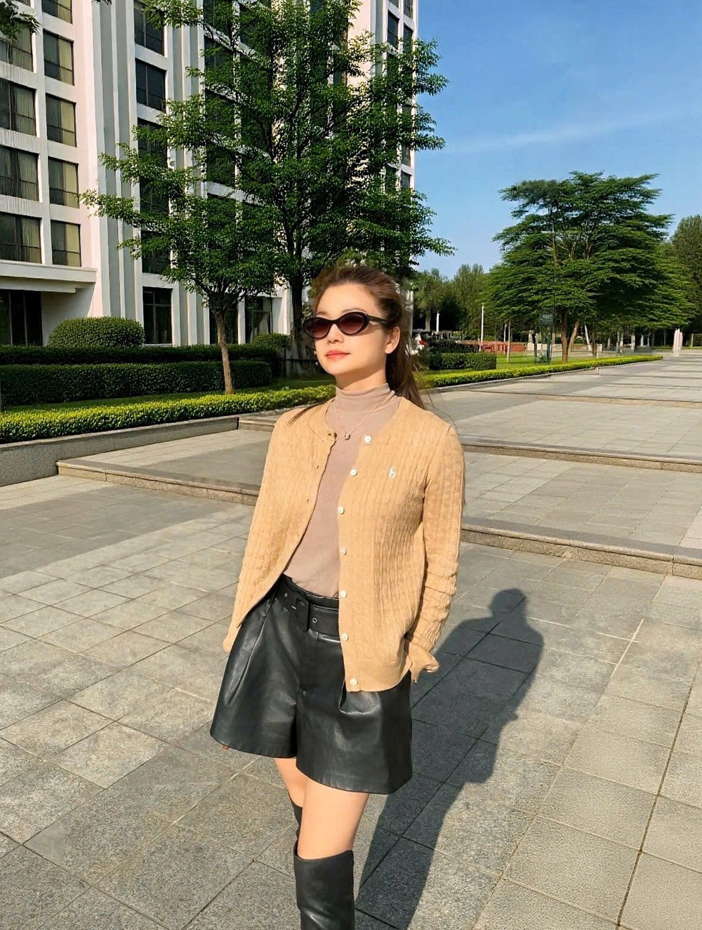 NSƯT là mỹ nhân hot nhất 'giờ vàng' <a style='text-decoration: none;' href='/VTV'>VTV</a>, 13 tuổi đã bén duyên với nghệ thuật, U50 vẫn đẹp như gái đôi mươi - ảnh 1