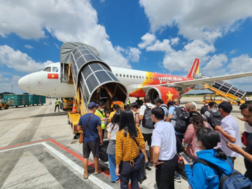 Hàng không Việt vừa 'bơm thêm' 60.000 chỗ vẫn không thể hạ nhiệt vé máy bay Tết