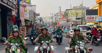 TP.HCM sẽ xử lý cả hành vi bao che vi phạm lòng đường, vỉa hè