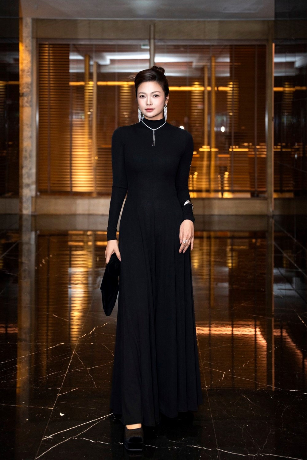 NSƯT là mỹ nhân hot nhất 'giờ vàng' <a style='text-decoration: none;' href='/VTV'>VTV</a>, 13 tuổi đã bén duyên với nghệ thuật, U50 vẫn đẹp như gái đôi mươi - ảnh 4