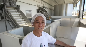 Doanh nhân gốc Việt từng phải sống trong trại tị nạn, nay là tỷ phú tương ớt đầu tiên của nước Mỹ, sở hữu công ty định giá 1 tỷ USD