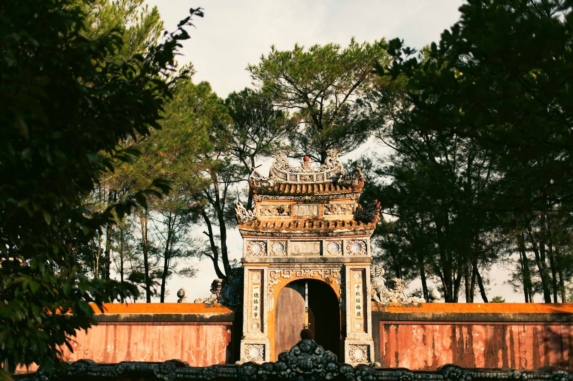 Lăng của vị vua đoản mệnh được xây dựng từ biến cố lịch sử suốt 35 năm: Trở thành giao lộ của kiến trúc và lịch sử triều Nguyễn- Ảnh 1. Lăng của vị vua đoản mệnh được xây dựng từ biến cố lịch sử suốt 35 năm: Trở thành giao lộ của kiến trúc và lịch sử triều Nguyễn- Ảnh 1.