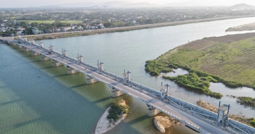 Sắp thông xe cây cầu thứ 7 bắc qua dòng sông huyền thoại lớn nhất tỉnh Quảng Ngãi