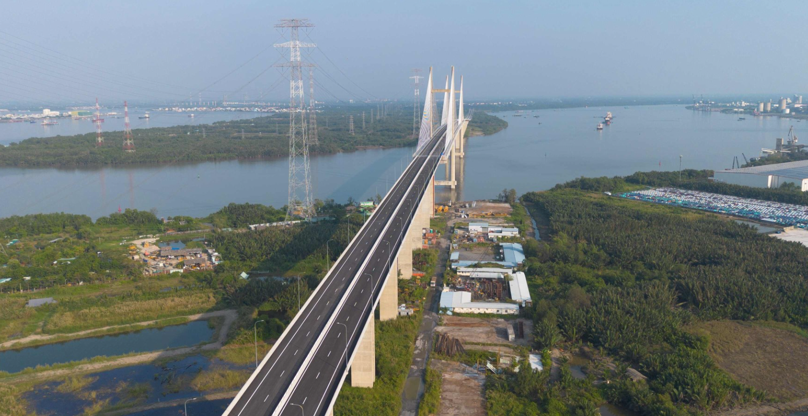 Cây cầu dây văng có tĩnh không cao nhất Việt Nam: Đã khánh thành nhưng chưa được đưa vào khai thác- Ảnh 1. Cây cầu dây văng có tĩnh không cao nhất Việt Nam: Đã khánh thành nhưng chưa được đưa vào khai thác- Ảnh 1.