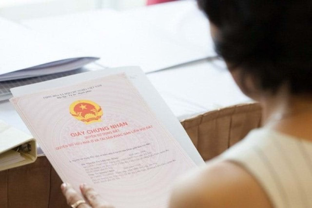 Từ giờ, phí sang tên sổ đỏ bao gồm những gì?- Ảnh 1. Từ giờ, phí sang tên sổ đỏ bao gồm những gì?- Ảnh 1.